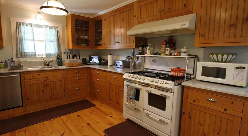 Cottage-Modern-Kitchen